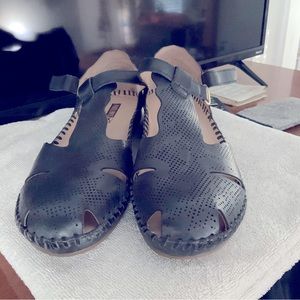 Pikolinos Leather T-Strap Sandals Navy New WO tags 40 EU